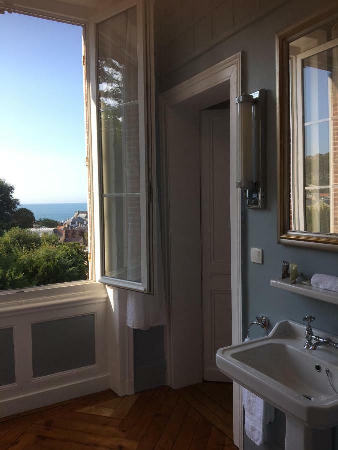 エトルタ カステル ド ラ テラス Bed & Breakfast エクステリア 写真